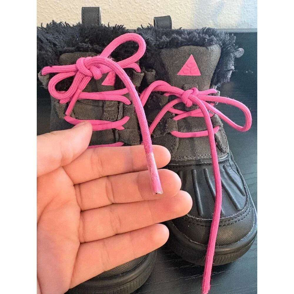 Nike ACG Woodside Chukka Snow Waterproof Boots in Anthracite Hyper Pink Size 11